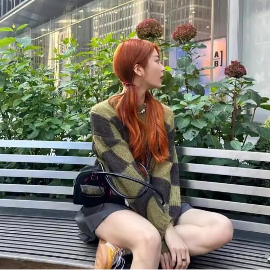 Boston tote bag (Le Sserafim Yunjin bag)